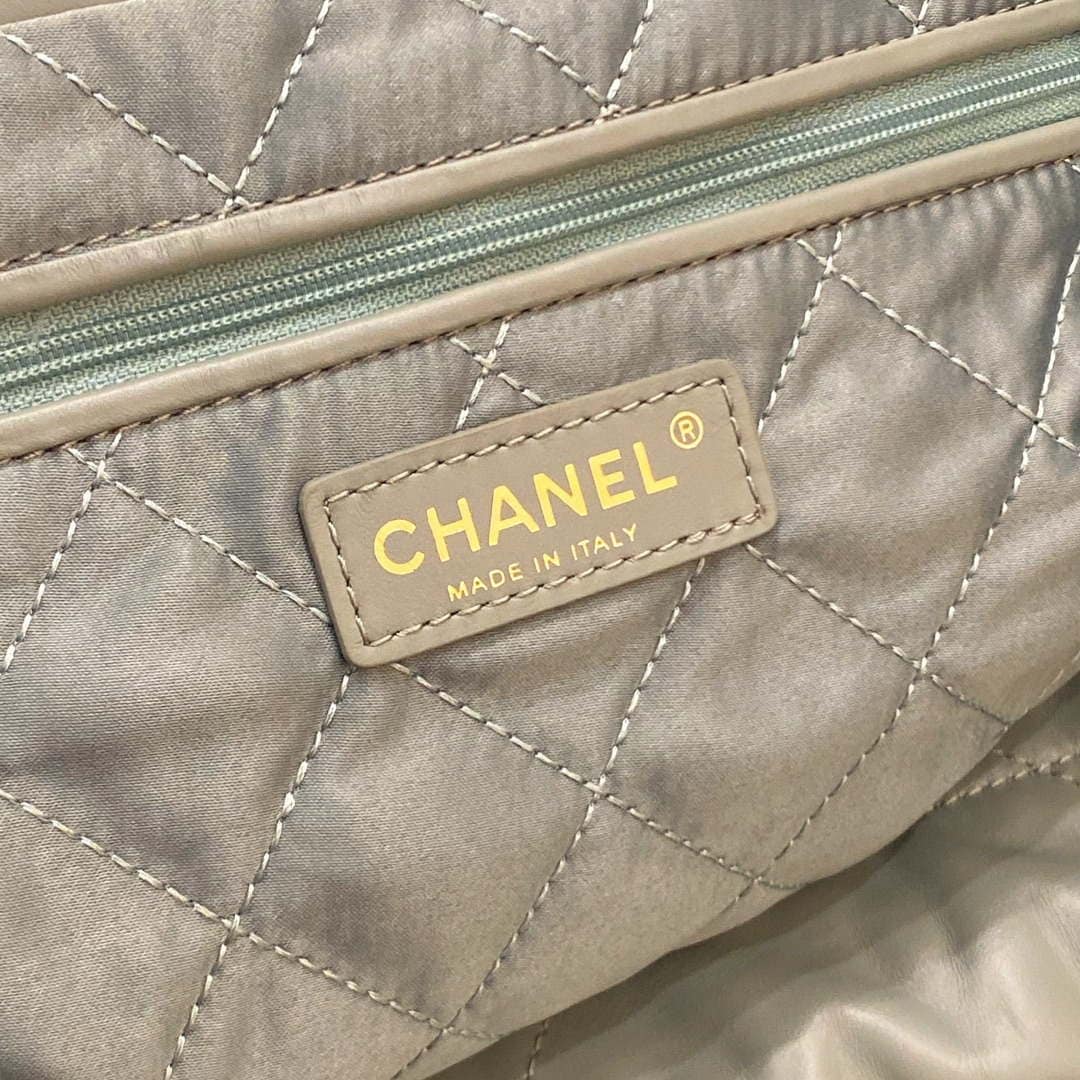 chanel-22-as3260-small-handbag-shiny-calfskin-light-green-009-luxibags.ru